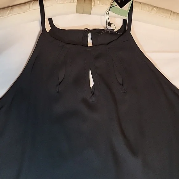 PAPERMOON, Walita, Cutout Detail V-Neck, Sleeveless Black Tank Blouse, XL - Picture 2 of 7